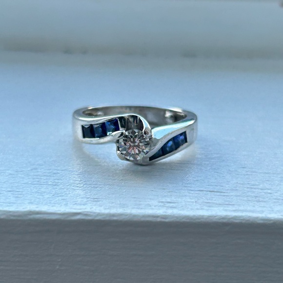 Ring for sale - Picture 2 of 6